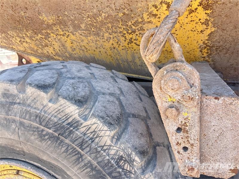 Komatsu HM300-1 ساحبات مفصلية