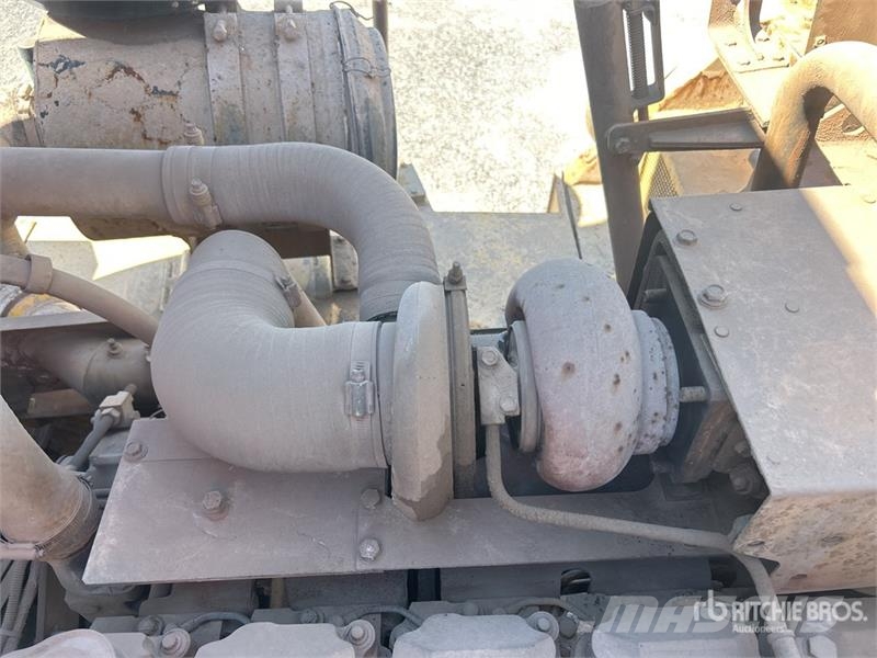 Komatsu HM300-1 ساحبات مفصلية