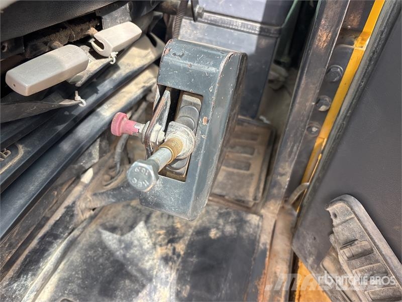 Komatsu HM300-2 Articulated Dump Truck 铰接式自卸车