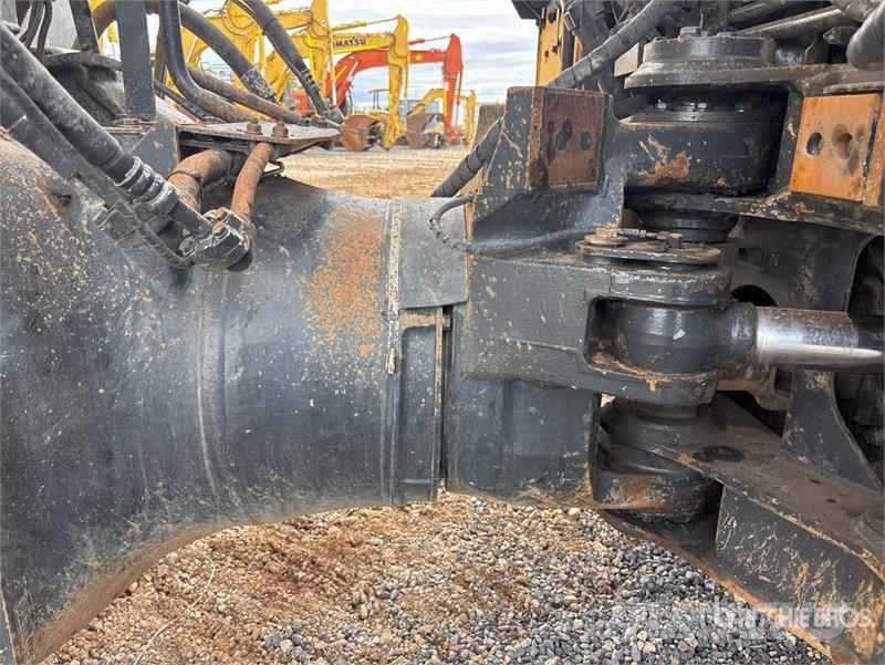 Komatsu HM300-2 Articulated Dump Truck 铰接式自卸车