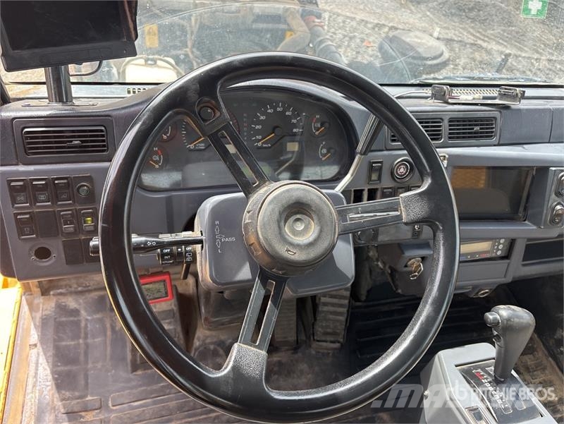 Komatsu HM300-2 Articulated Dump Truck 铰接式自卸车
