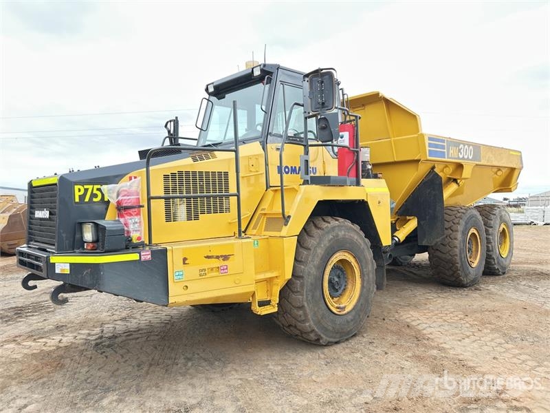 Komatsu HM300-2 Articulated Dump Truck Csuklósdömperek