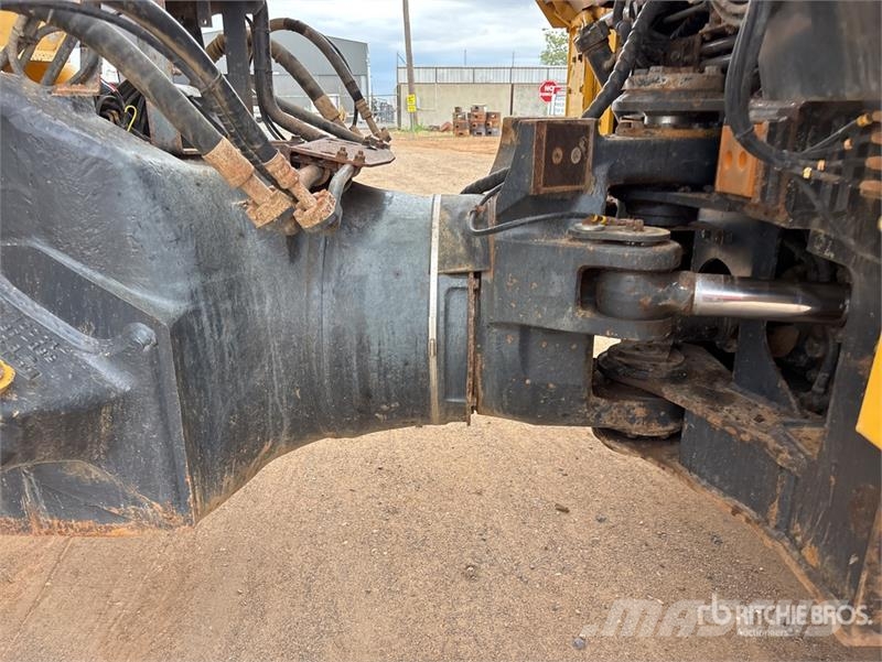 Komatsu HM300-2 Articulated Dump Truck Csuklósdömperek