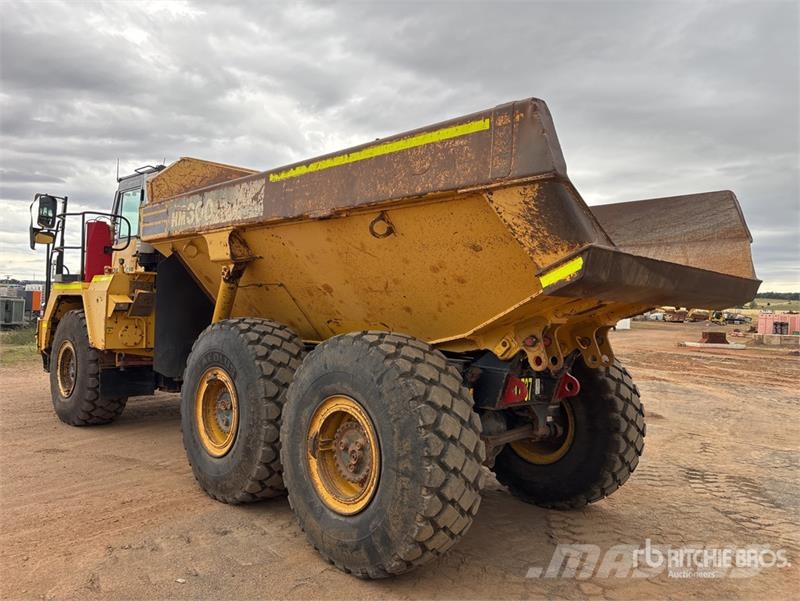 Komatsu HM300-2 Articulated Dump Truck Csuklósdömperek