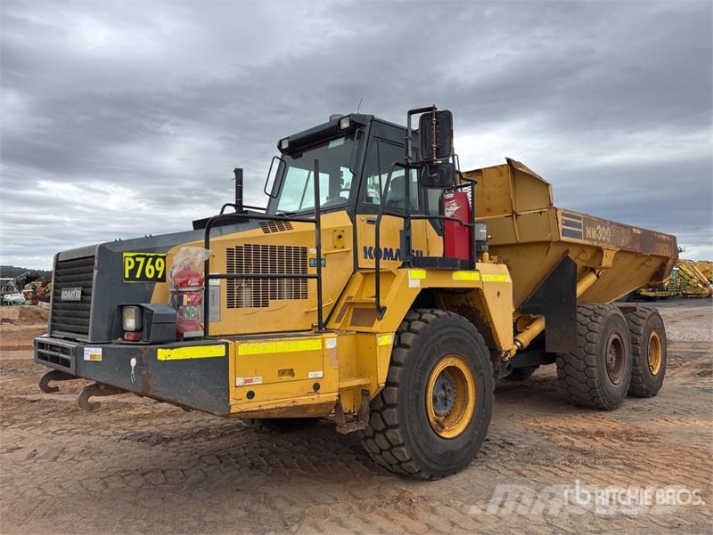 Komatsu HM300-2 Articulated Dump Truck Dúmpers articulados
