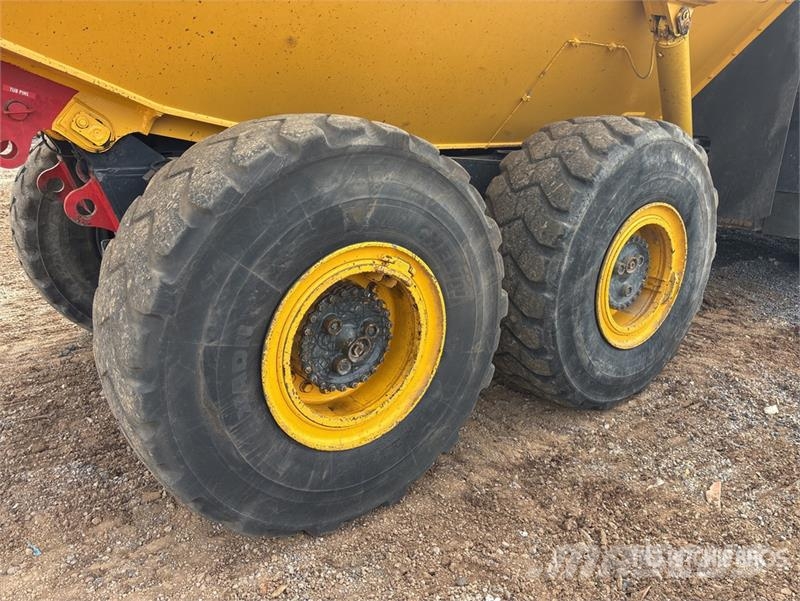 Komatsu HM300-2 Articulated Dump Truck 铰接式自卸车