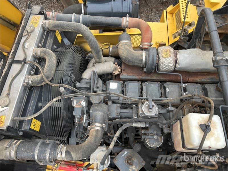 Komatsu HM300-2 Articulated Dump Truck Csuklósdömperek