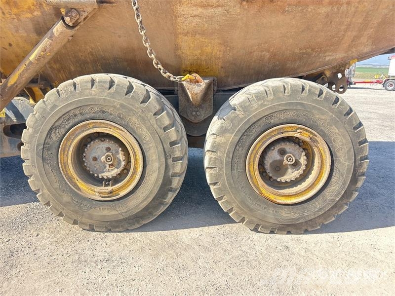 Komatsu HM300-2 Articulated Dump Truck ساحبات مفصلية