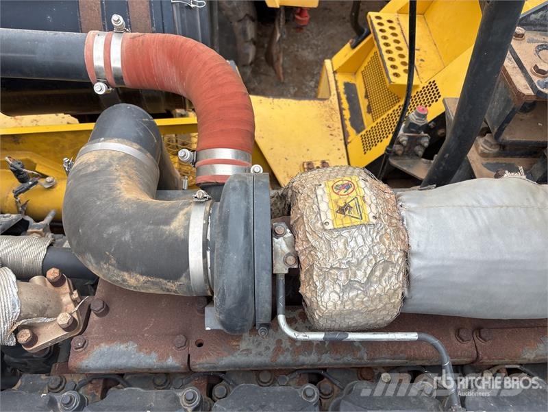 Komatsu HM300-2 Articulated Dump Truck Csuklósdömperek