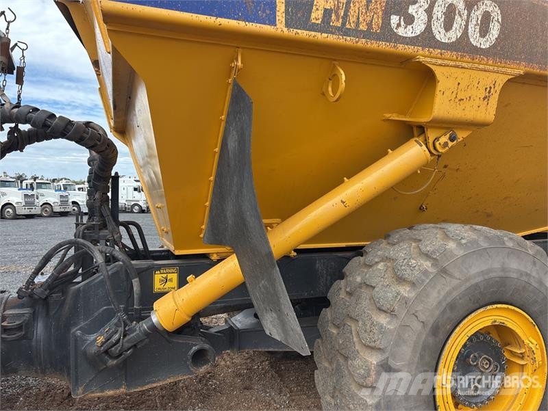 Komatsu HM300-2 Articulated Dump Truck 铰接式自卸车