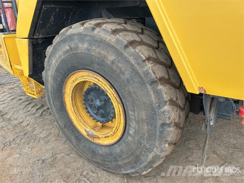 Komatsu HM300-2 Articulated Dump Truck Csuklósdömperek