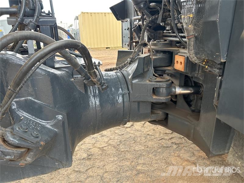 Komatsu HM300-2 Articulated Dump Truck アーティキュレート式ダンプトラック