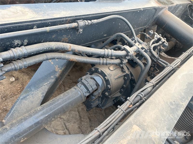 Komatsu HM300-2 Articulated Dump Truck アーティキュレート式ダンプトラック