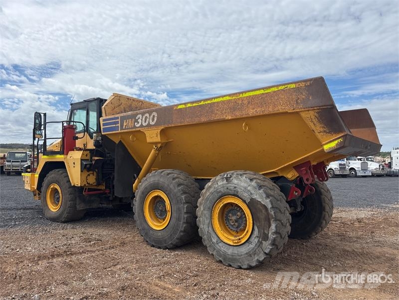 Komatsu HM300-2 Articulated Dump Truck 铰接式自卸车
