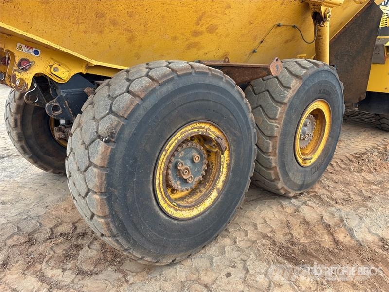 Komatsu HM300-2 Articulated Dump Truck Dúmpers articulados
