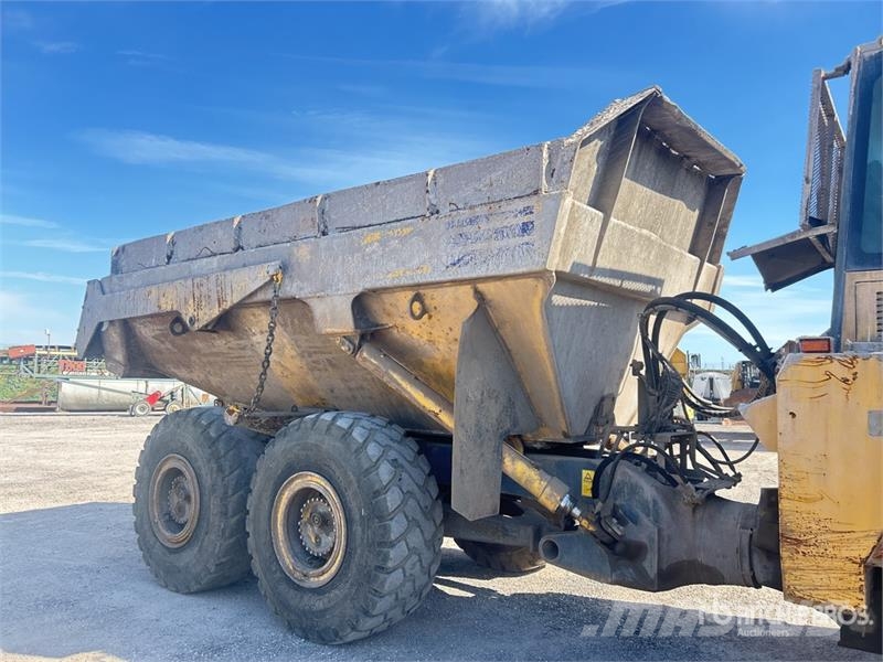 Komatsu HM300-2 Articulated Dump Truck ساحبات مفصلية