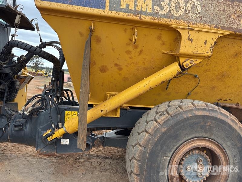 Komatsu HM300-2 Articulated Dump Truck Dúmpers articulados