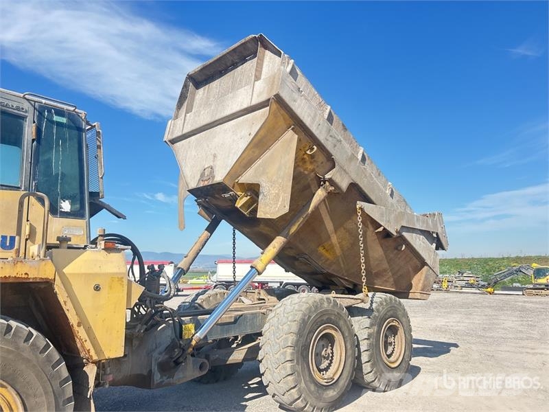 Komatsu HM300-2 Articulated Dump Truck ساحبات مفصلية