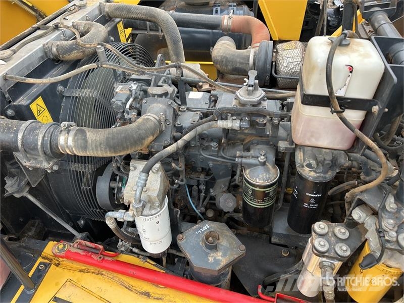 Komatsu HM300-2 Articulated Dump Truck Csuklósdömperek