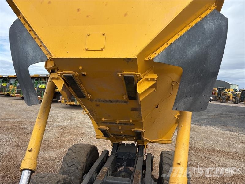 Komatsu HM300-2 Articulated Dump Truck 铰接式自卸车