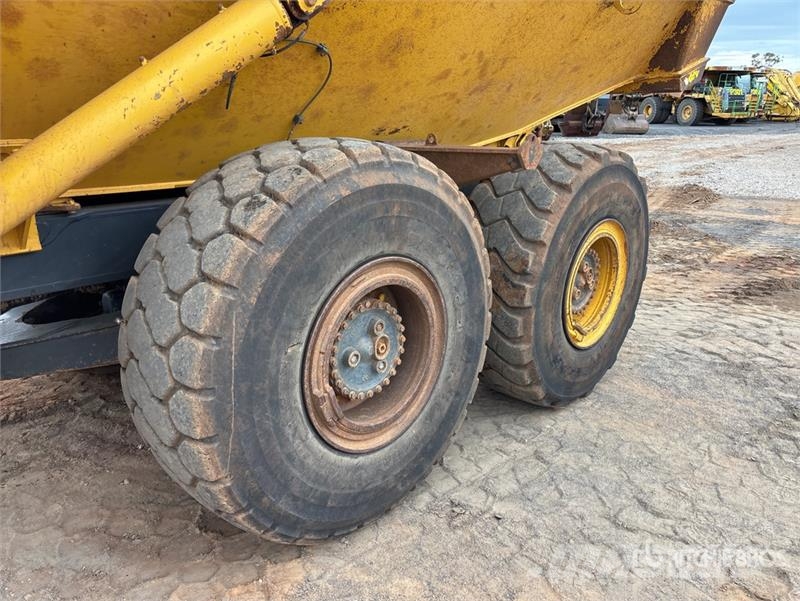 Komatsu HM300-2 Articulated Dump Truck Dúmpers articulados