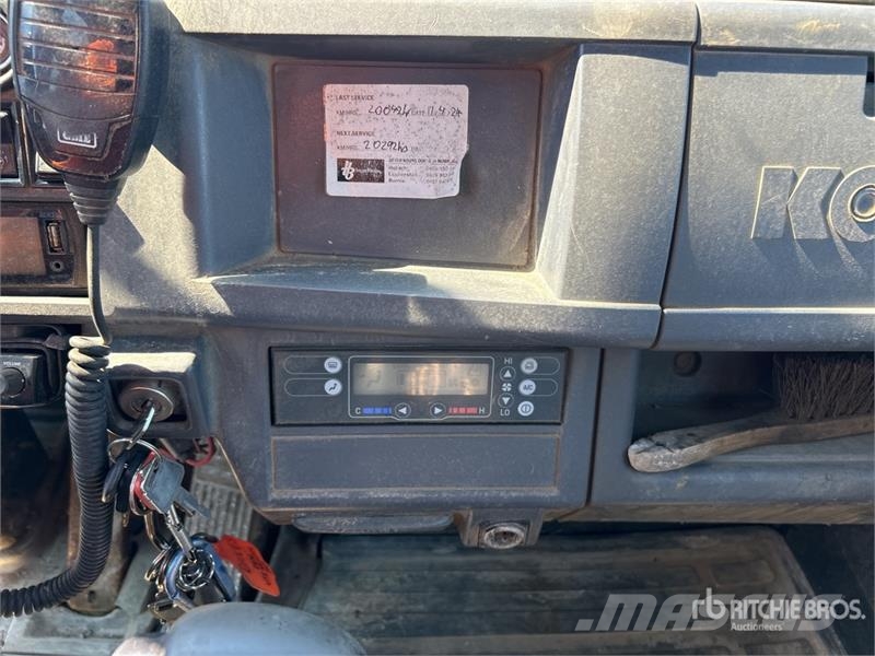 Komatsu HM300-2 Articulated Dump Truck ساحبات مفصلية