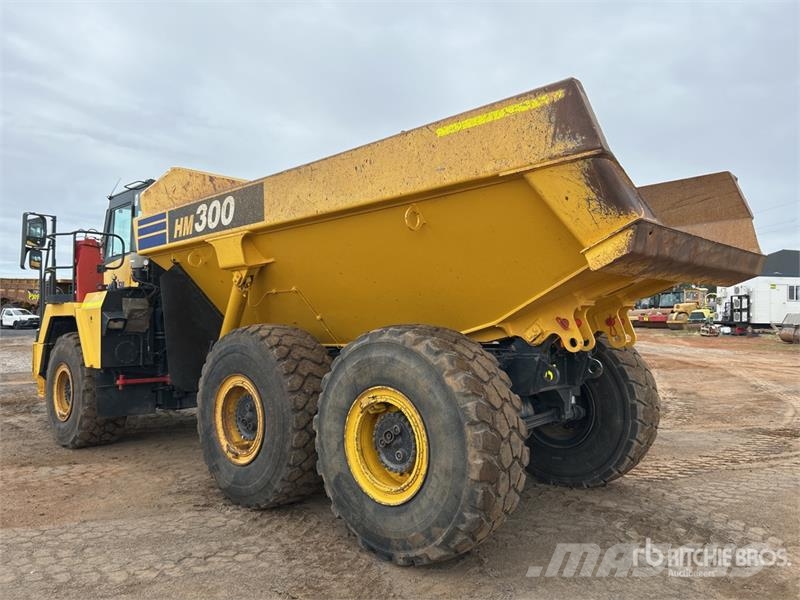 Komatsu HM300-2 Articulated Dump Truck Csuklósdömperek