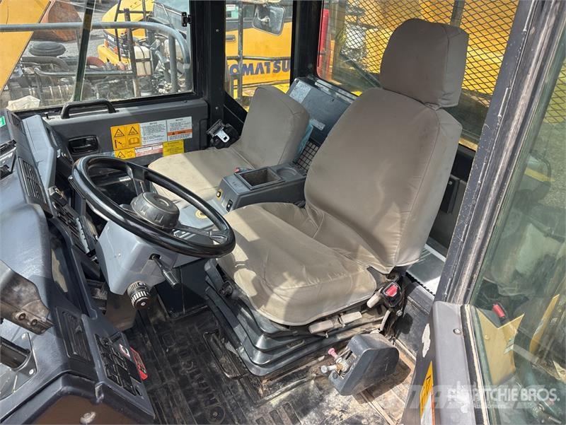 Komatsu HM300-2 Articulated Dump Truck 铰接式自卸车
