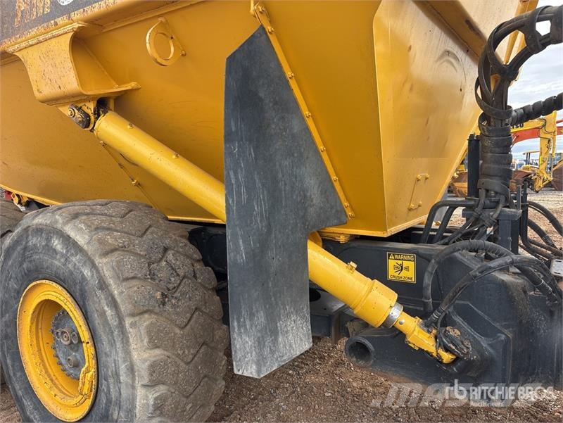Komatsu HM300-2 Articulated Dump Truck 铰接式自卸车