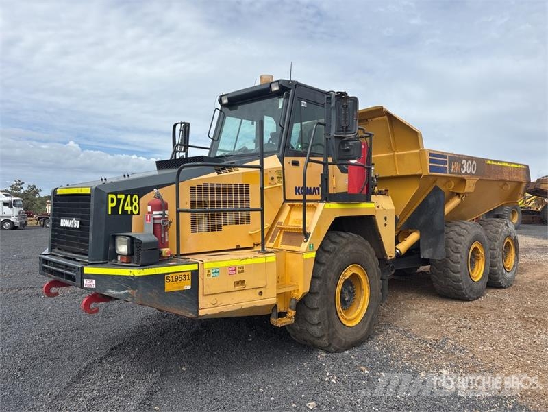 Komatsu HM300-2 Articulated Dump Truck 铰接式自卸车