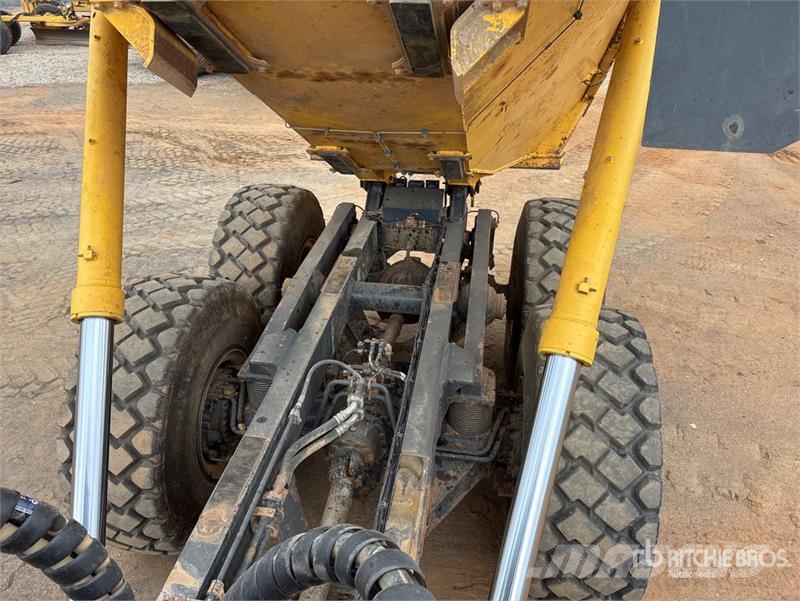Komatsu HM300-2 Articulated Dump Truck Csuklósdömperek