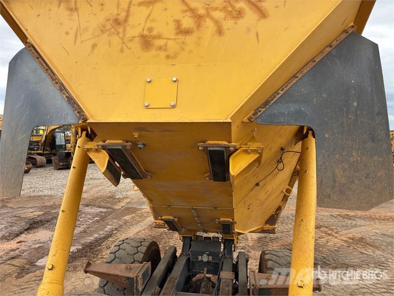 Komatsu HM300-2 Articulated Dump Truck Dúmpers articulados