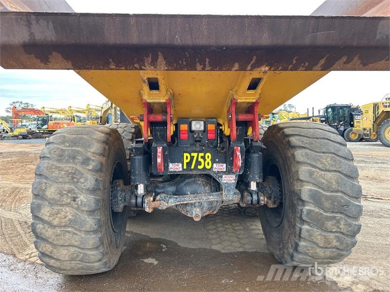 Komatsu HM300-2 Articulated Dump Truck アーティキュレート式ダンプトラック
