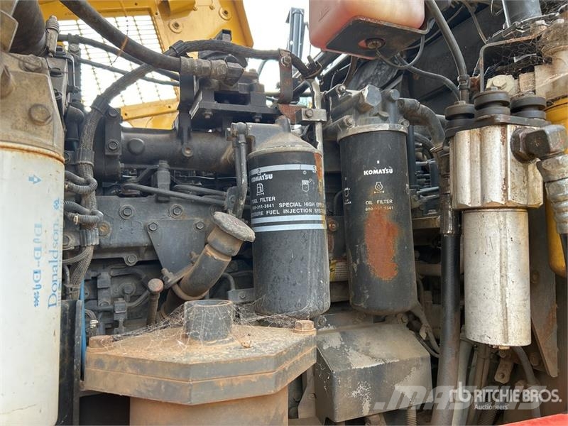 Komatsu HM300-2 Articulated Dump Truck アーティキュレート式ダンプトラック