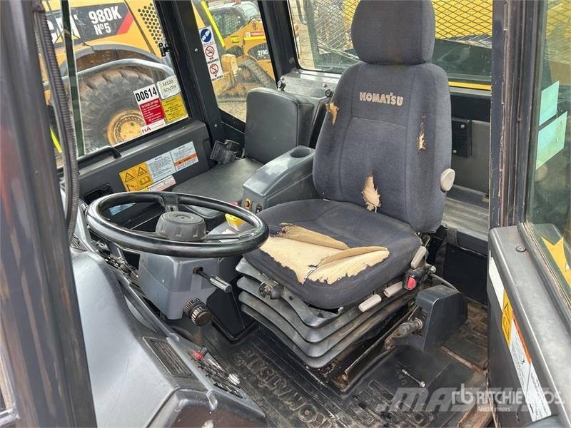 Komatsu HM300-2 Articulated Dump Truck アーティキュレート式ダンプトラック