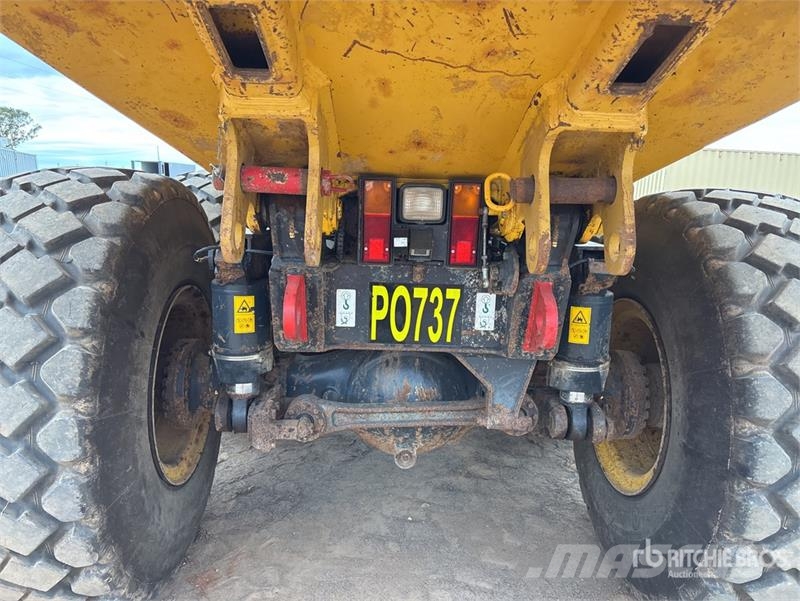 Komatsu HM300-2 Articulated Dump Truck Csuklósdömperek