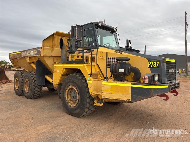 Komatsu HM300-2 Articulated Dump Truck Csuklósdömperek