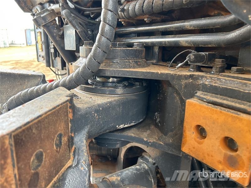 Komatsu HM300-2 Articulated Dump Truck アーティキュレート式ダンプトラック