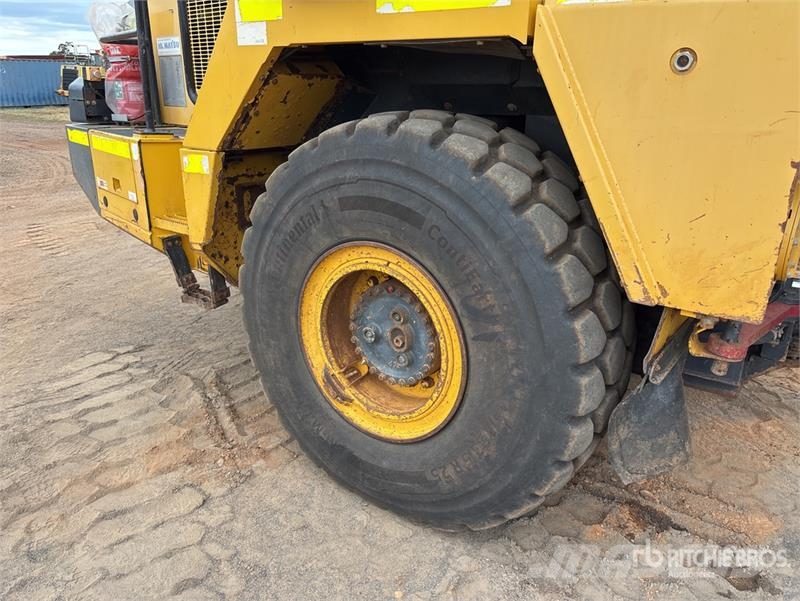 Komatsu HM300-2 Articulated Dump Truck Dúmpers articulados