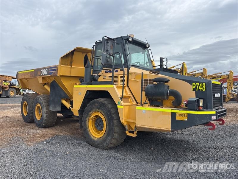 Komatsu HM300-2 Articulated Dump Truck 铰接式自卸车