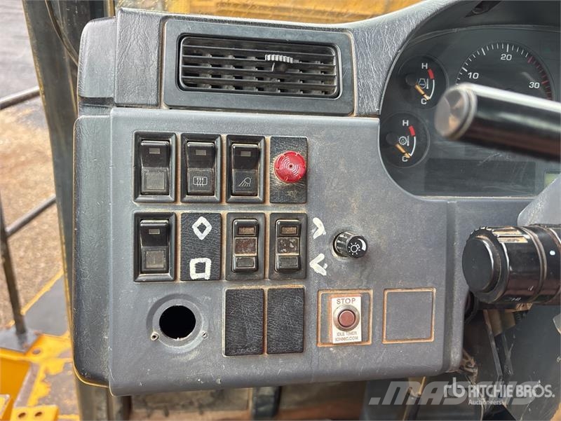 Komatsu HM300-2 Articulated Dump Truck Articulated Haulers