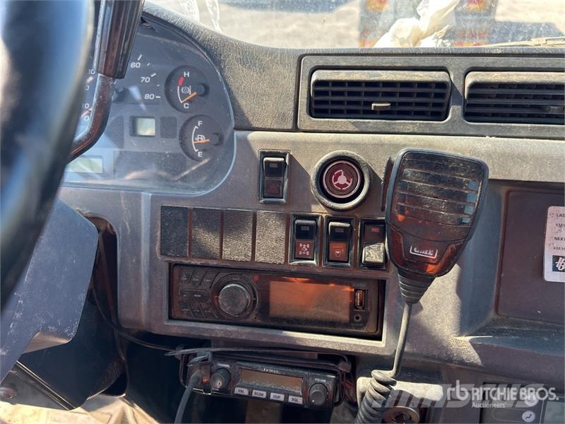 Komatsu HM300-2 Articulated Dump Truck ساحبات مفصلية
