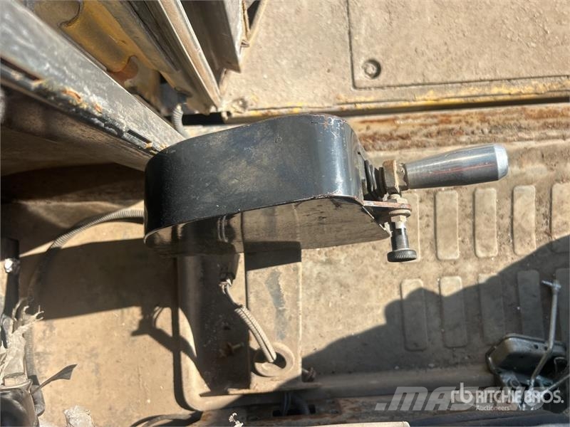 Komatsu HM300-2 Articulated Dump Truck ساحبات مفصلية