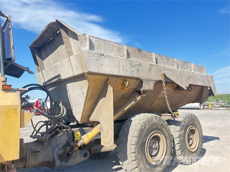 Komatsu HM300-2 Articulated Dump Truck ساحبات مفصلية