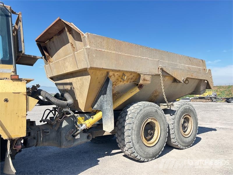 Komatsu HM300-2 Articulated Dump Truck ساحبات مفصلية