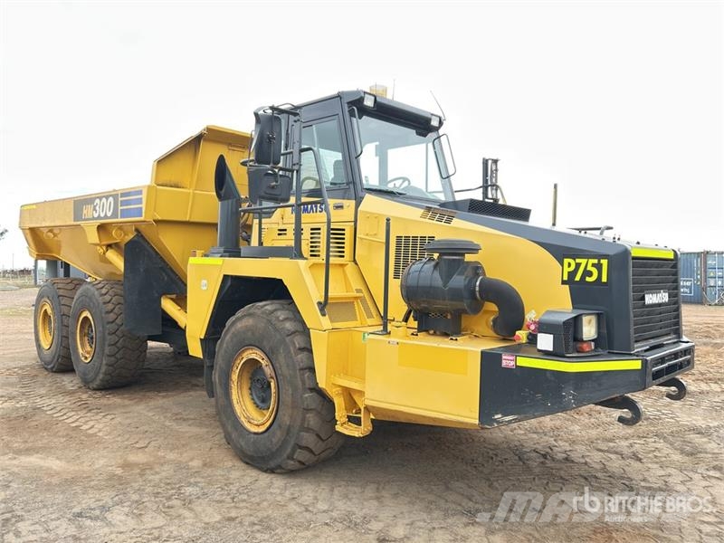 Komatsu HM300-2 Articulated Dump Truck Csuklósdömperek