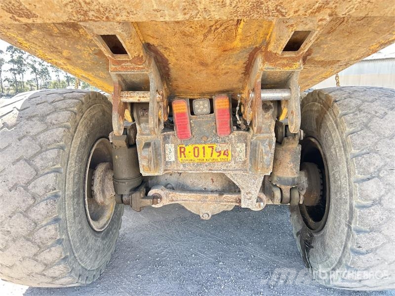 Komatsu HM300-2 Articulated Dump Truck ساحبات مفصلية