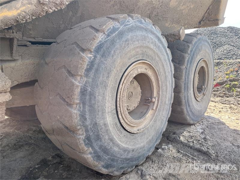 Komatsu HM400-3M0 Csuklósdömperek