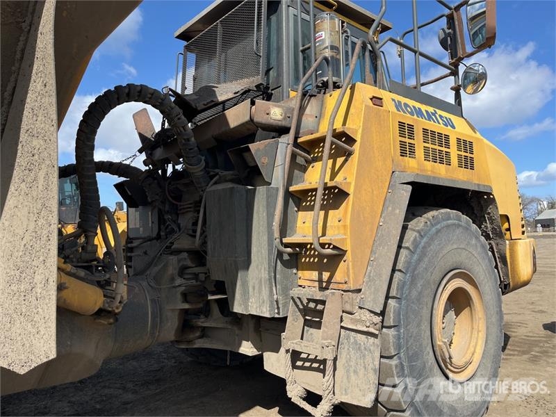 Komatsu HM400-3M0 Csuklósdömperek