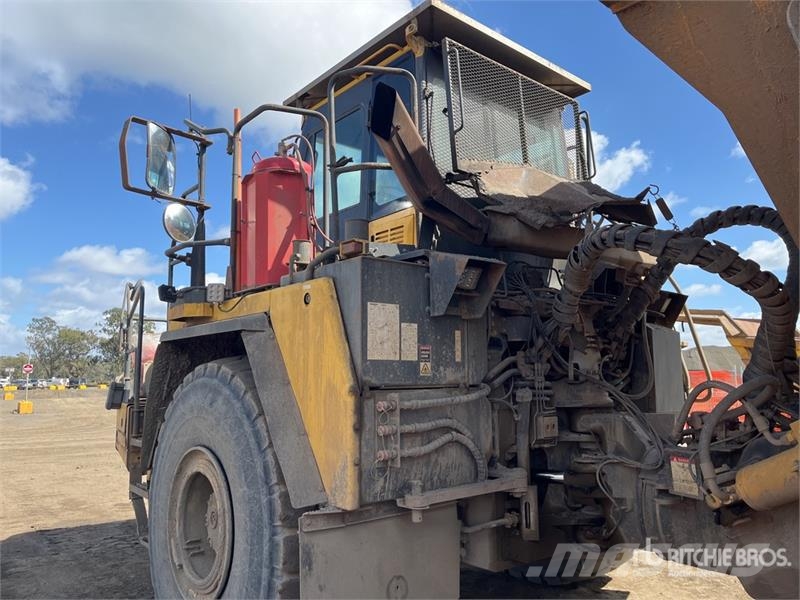 Komatsu HM400-3M0 Csuklósdömperek